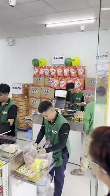 A8002 Chợ Mỹ Phước 1: bên trong cửa hàng